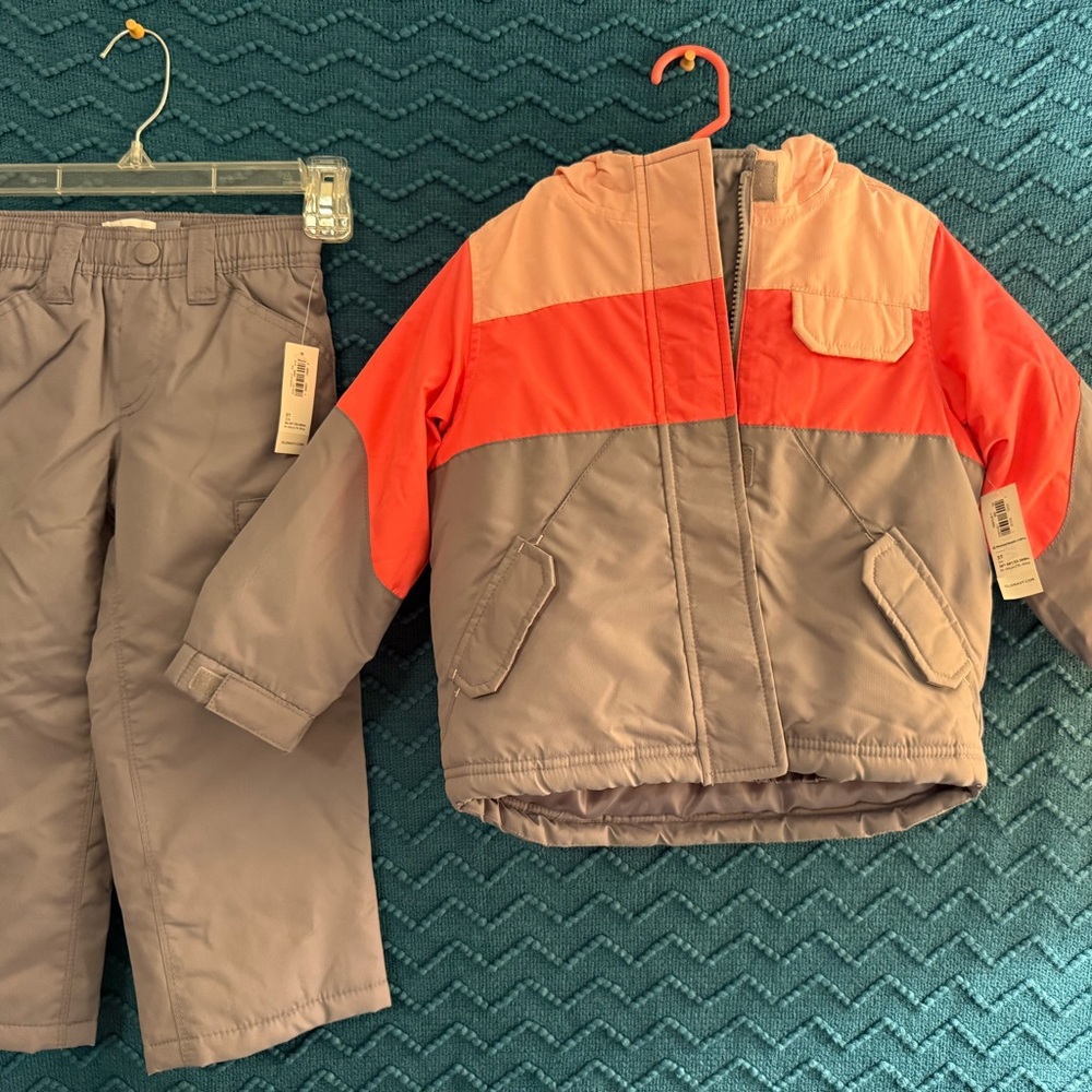 Kids Two-Piece Ski Jacket and Pants Set NWT 3T